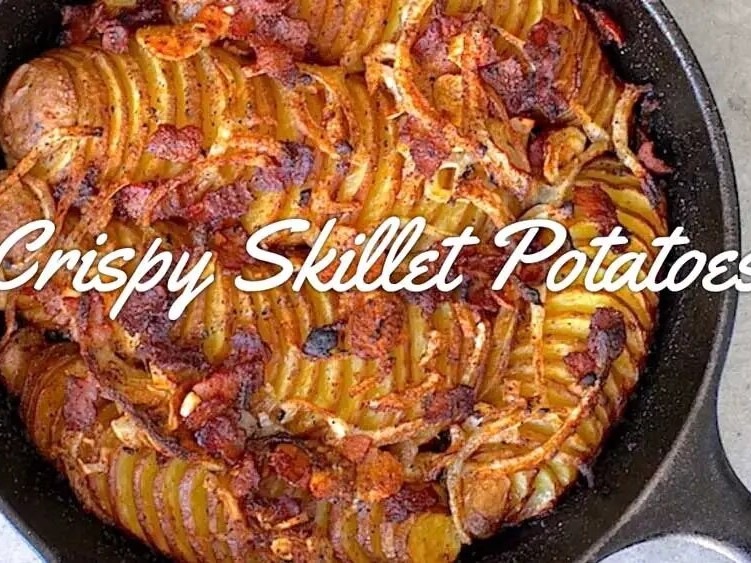 https://images.getrecipekit.com/20230302182625-crispy-skillet-potatoes-recipe.jpg?aspect_ratio=4:3&quality=90&