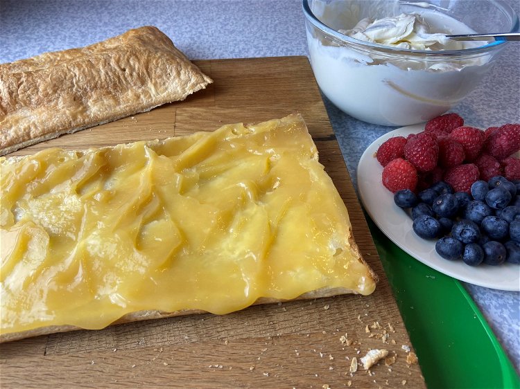 Image of Spread with Lemon Curd
