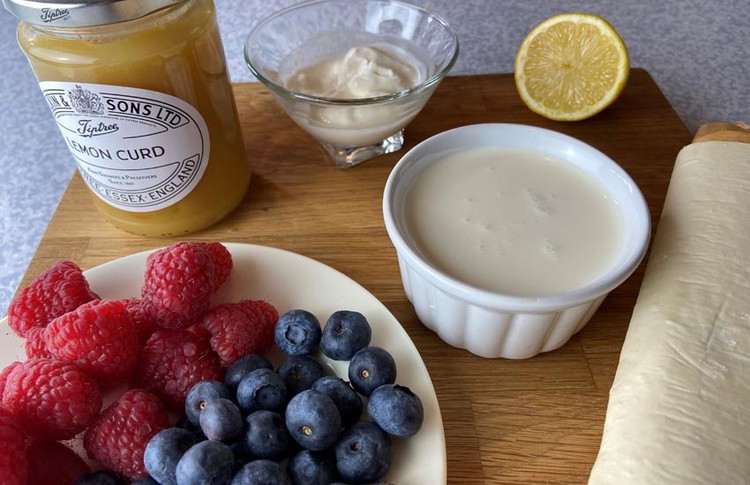 Image of Cool on wire rack, then carefully split in half and put one piece cut side up on dish