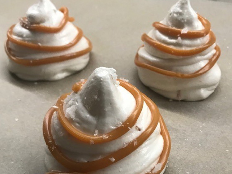 Image of Turn oven off and leave the meringues to cool on the tray.