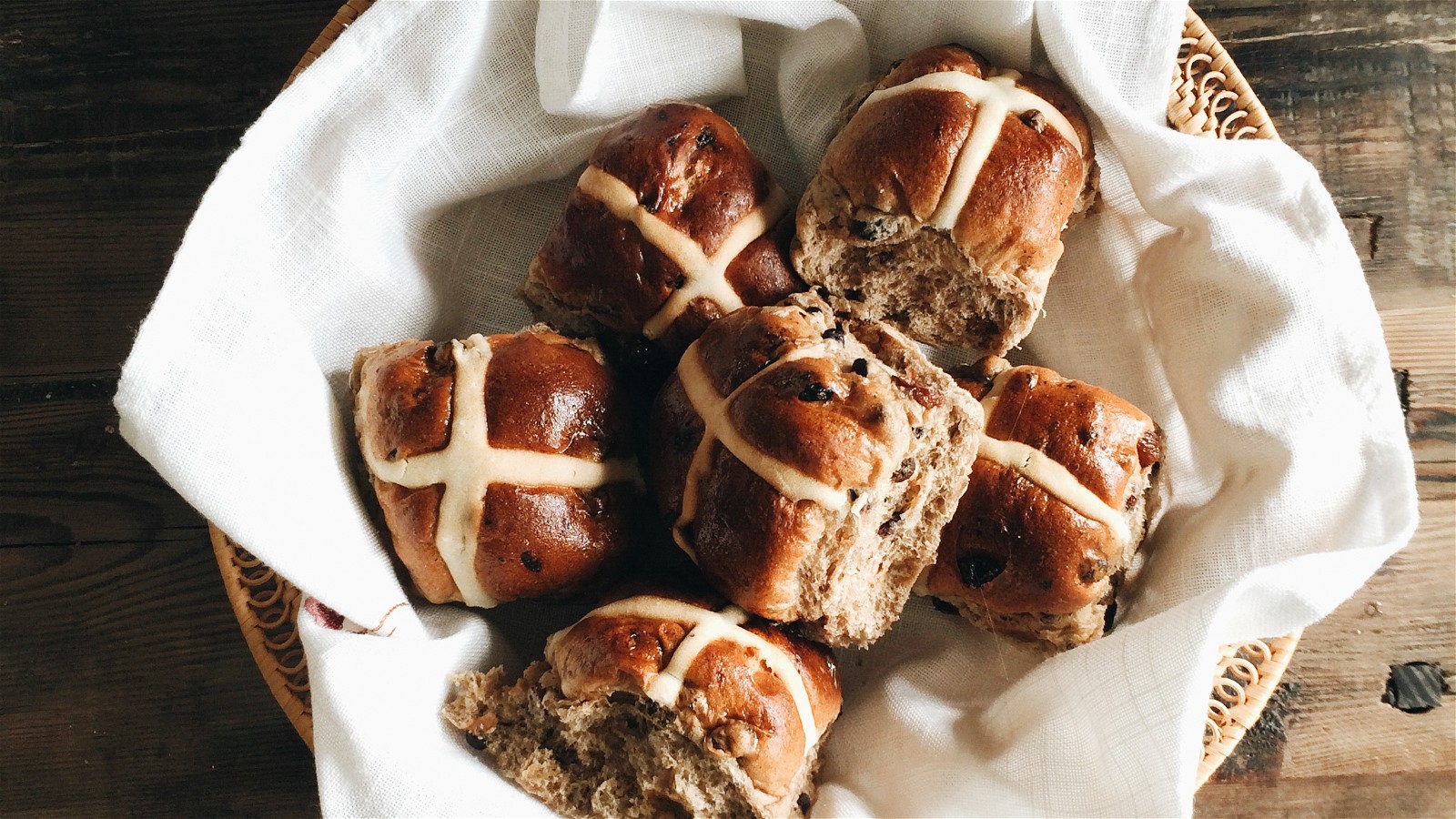 Image of CHOCOLATE HOT CROSS BUNS RECIPE
