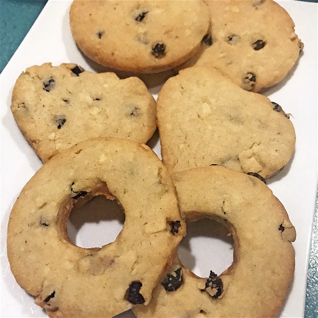 Image of Almond and Currant Cookies
