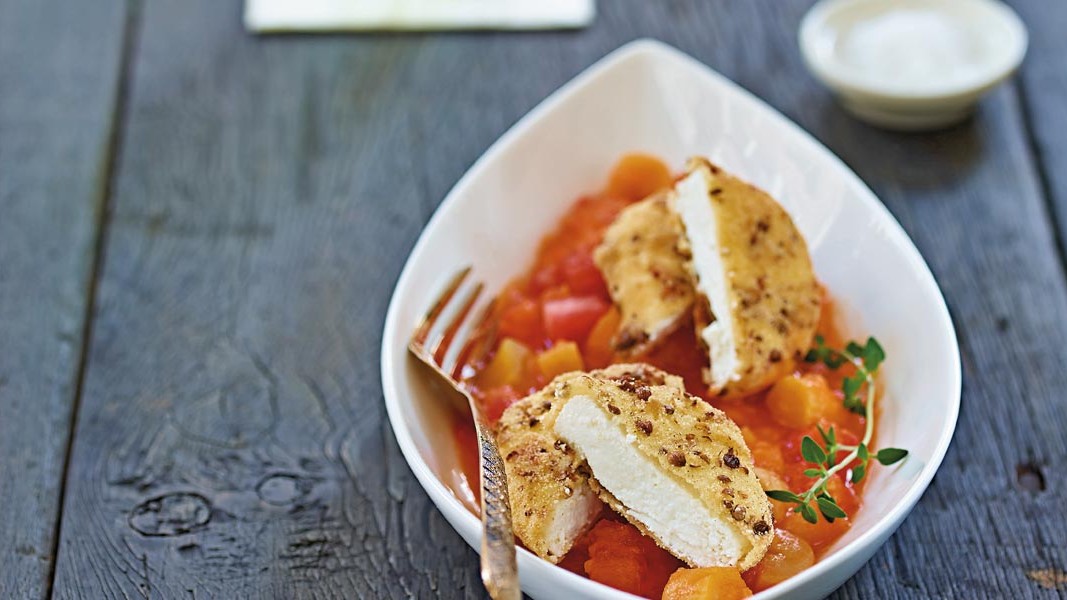 Image of Lauwarmer Tomaten-Aprikosen-Salat mit Koriander-Ziegenkäse