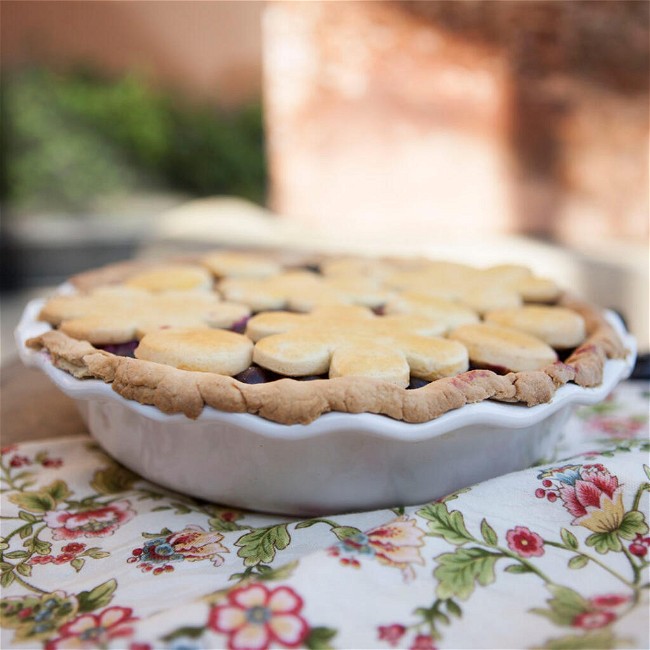Image of Bumbleberry Pie with Chocolate
