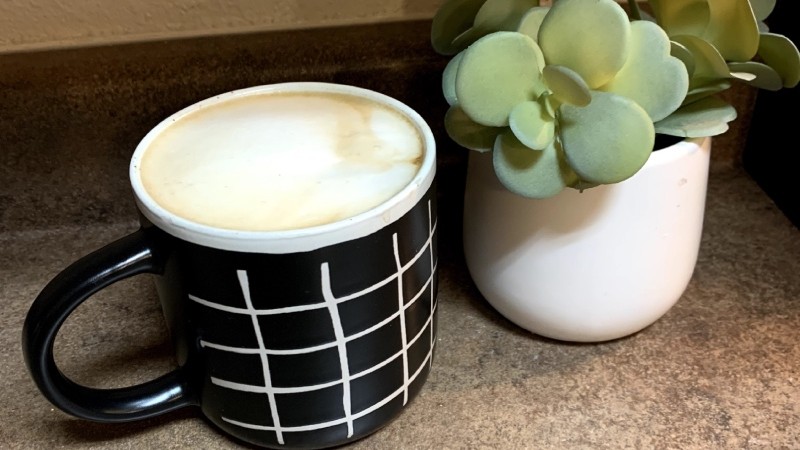 Image of Fast Honey Oatmilk Latte Recipe (5 Ingredients)