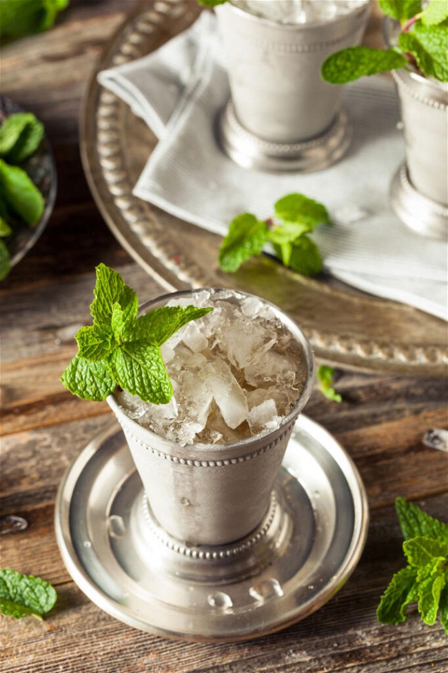 Image of Classic Mint Julep made with honey