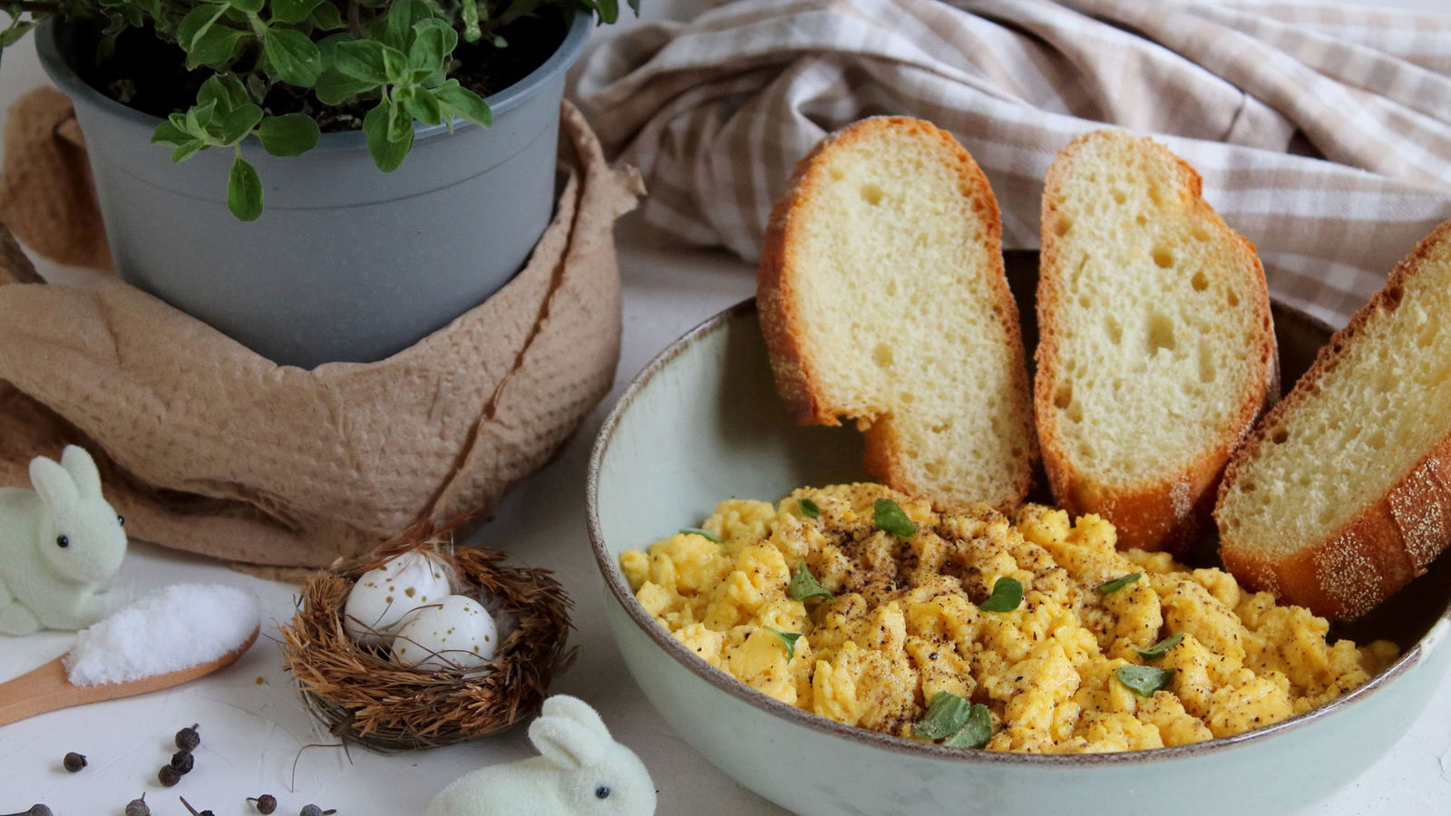 Fluffy Novello Olive Oil Scrambled Eggs Recipe – Vignoli Food