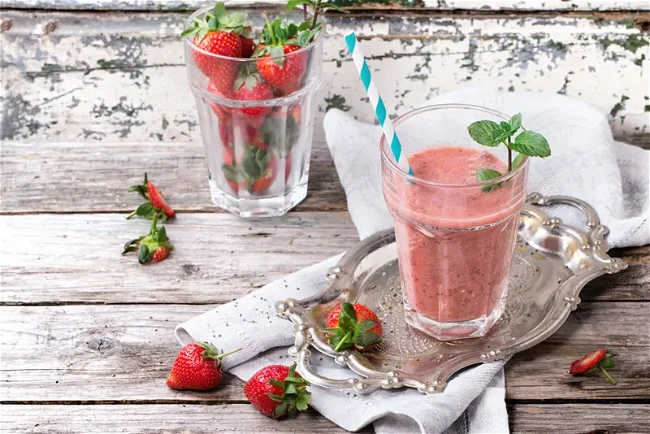 Image of How to Make a Strawberry Smoothie