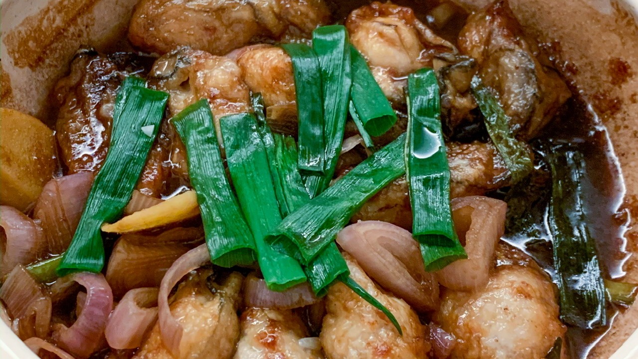 Image of Oyster with ginger and spring onion in clay pot (薑蔥蠔煲)