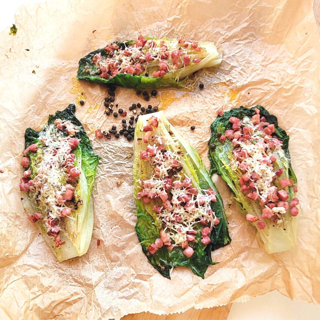 Gratinierter Lattich mit Bacon & TelliCherry Pfeffer, würzig & raffiniert