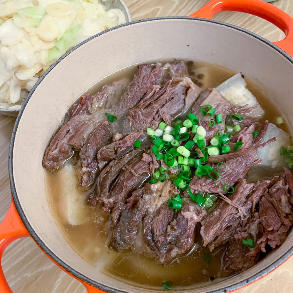 Braised Beef Brisket with White Raddish (清湯蘿蔔炆牛腩）