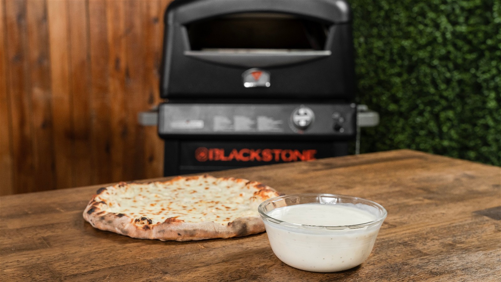 Image of White Pizza Sauce