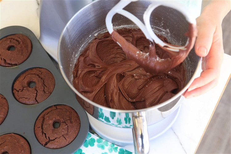 Image of Add the 75g of icing mix and the ¼ cup...