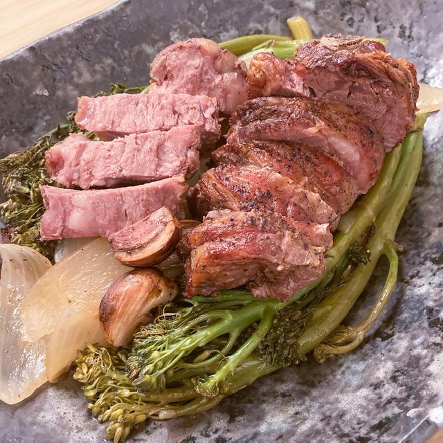 Roasted lamb shoulder with red wine gravy
