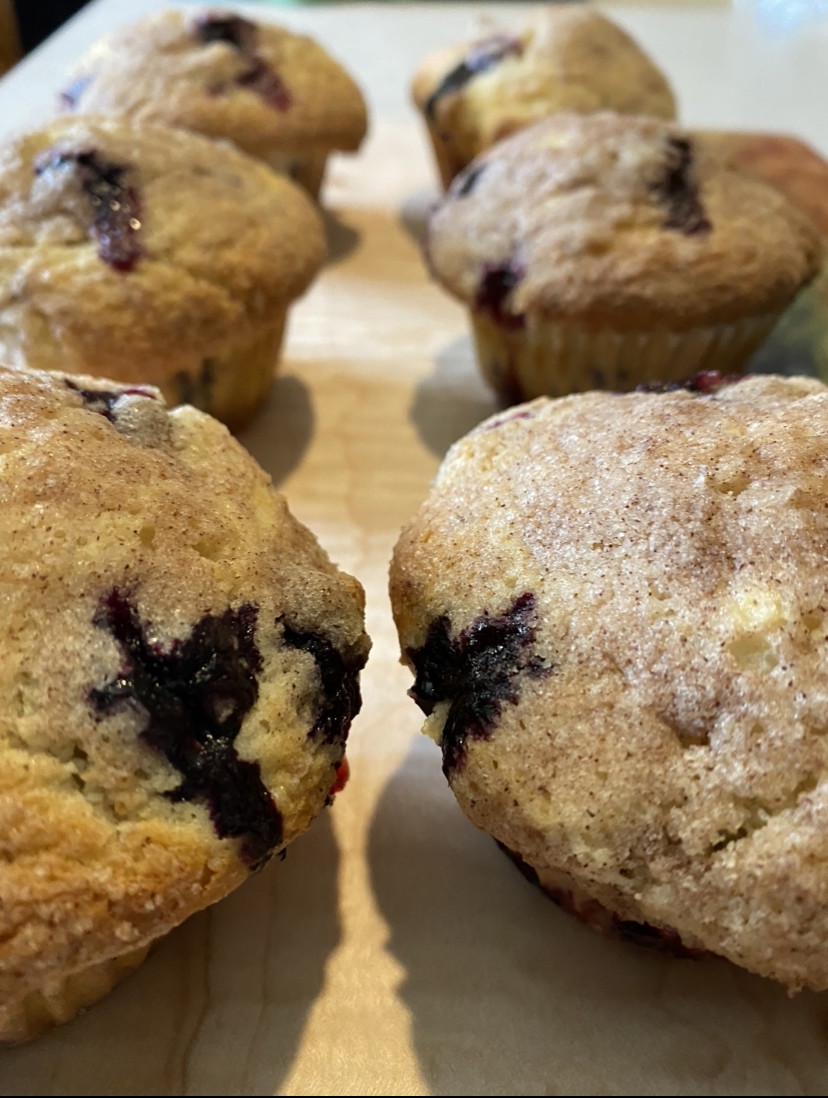Blueberry Muffins with a Cinnamon Sugar Crumb Top
