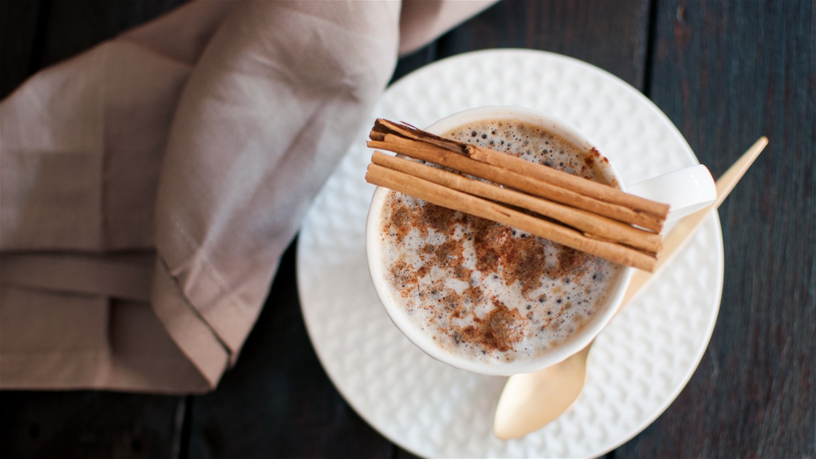 Image of Delicious Cinnamon Roll Latte
