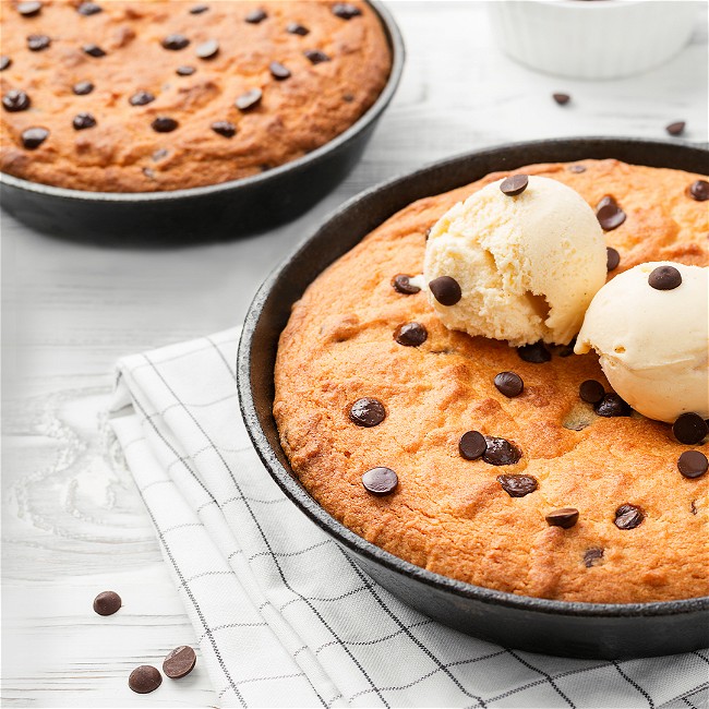 Classics Bake-in-Skillet Cast Iron Chocolate Chip Cookie Kit