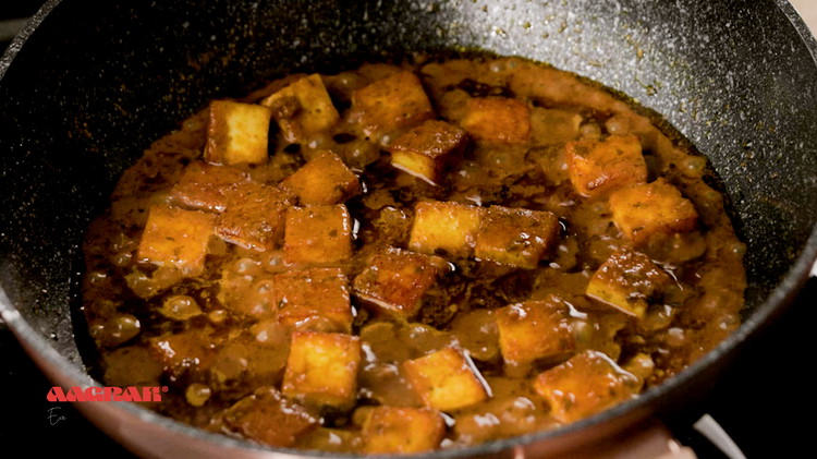 Image of Stir and allow to cook on medium heat for approx 5 mins