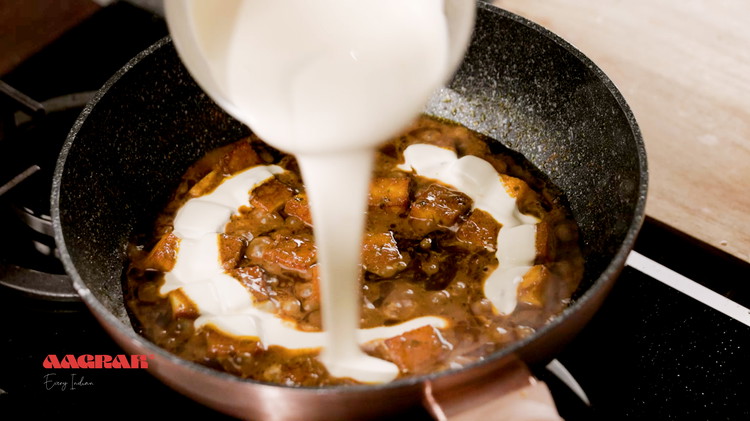 Image of Add the cream