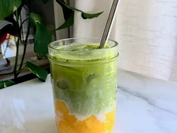 Mango Matcha Green Tea Latte: Serve Iced or Blended - The Default Cook