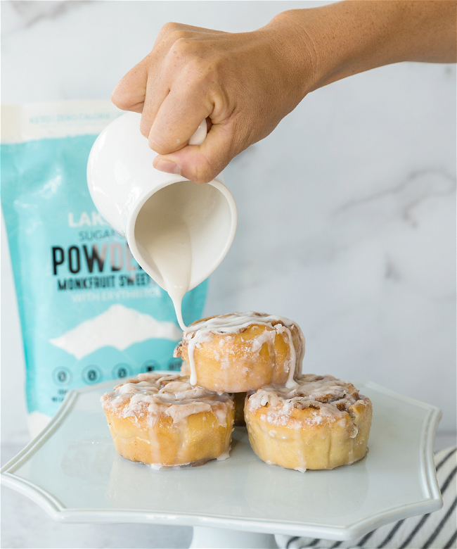 Image of Easy Vanilla Glaze Icing (Just 3 Ingredients + Sugar-Free)