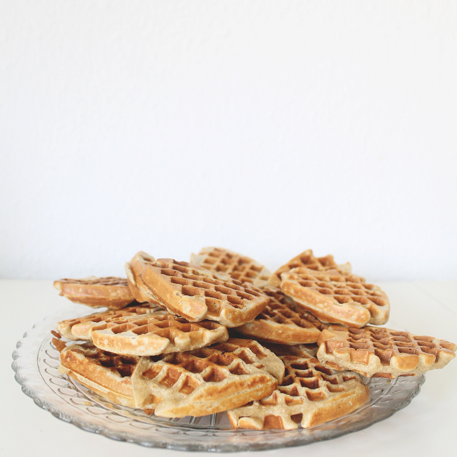 healthy breakfast waffles