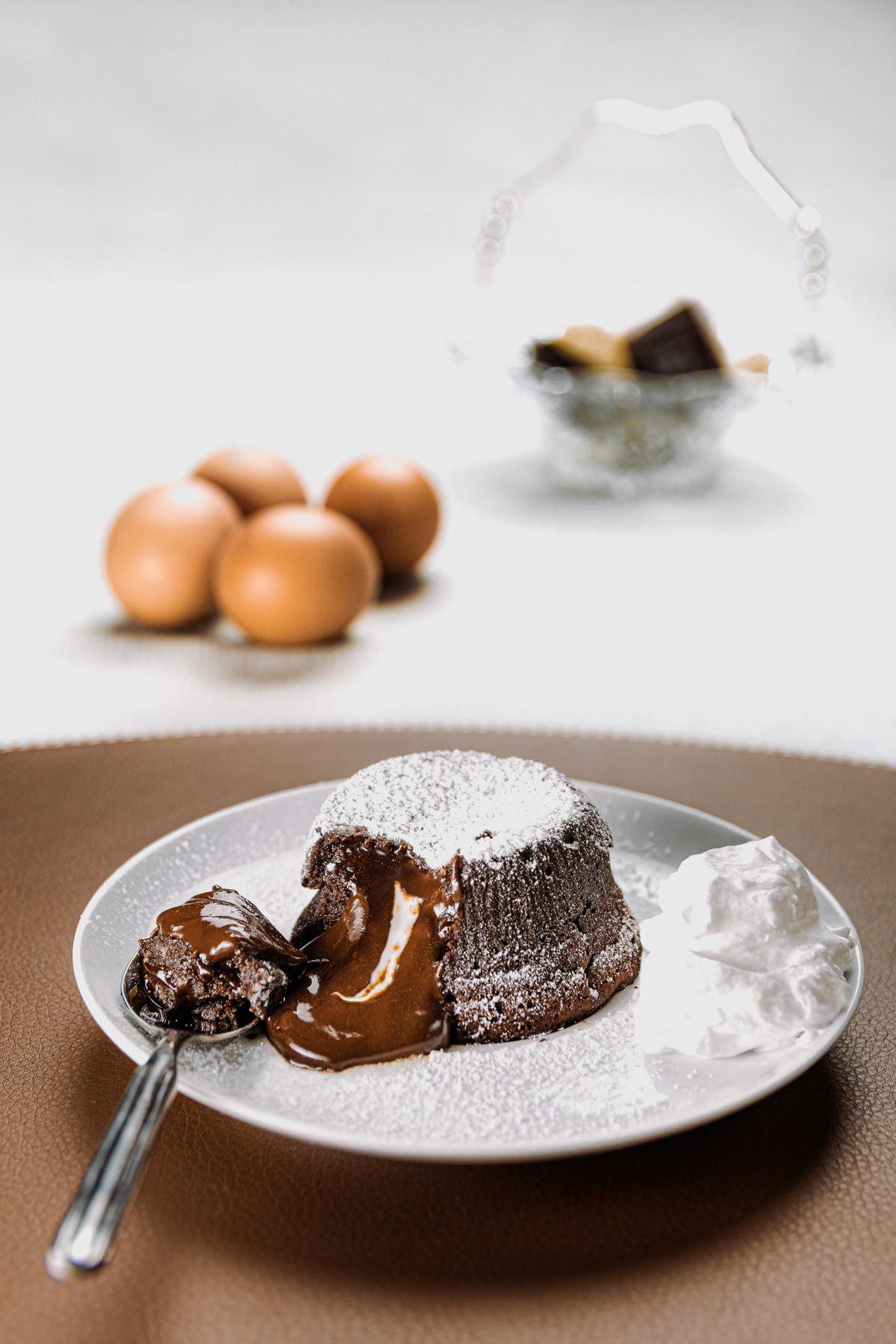 Lava Cake oder Schokoladen-Vulkankuchen