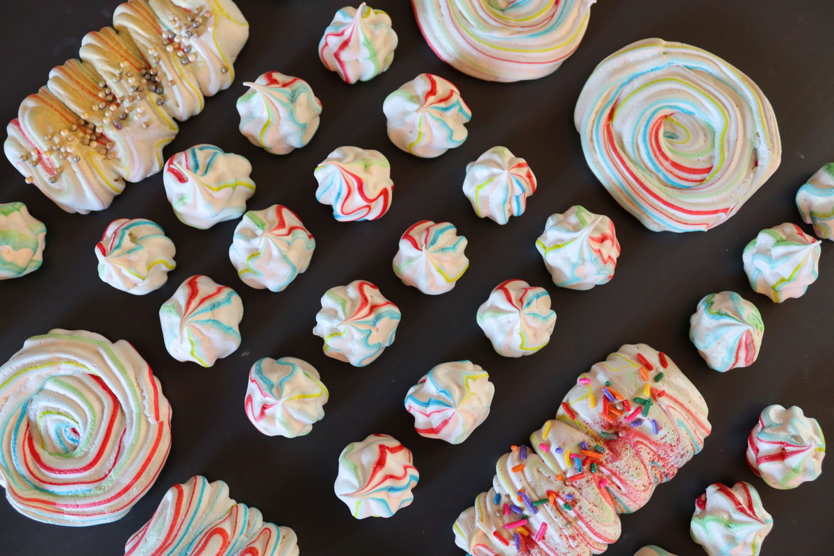 Meringue Kisses & Lollipops