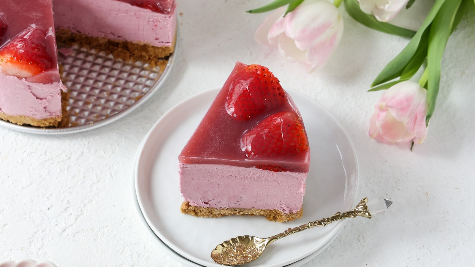Image of Vegan Strawberry Cheesecake (Gluten-Free)