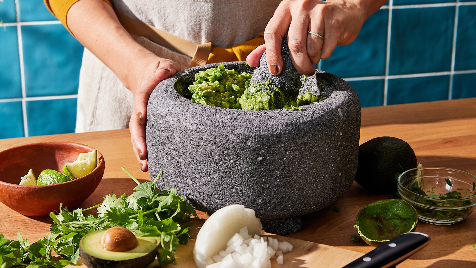 Molcajete Guacamole-image