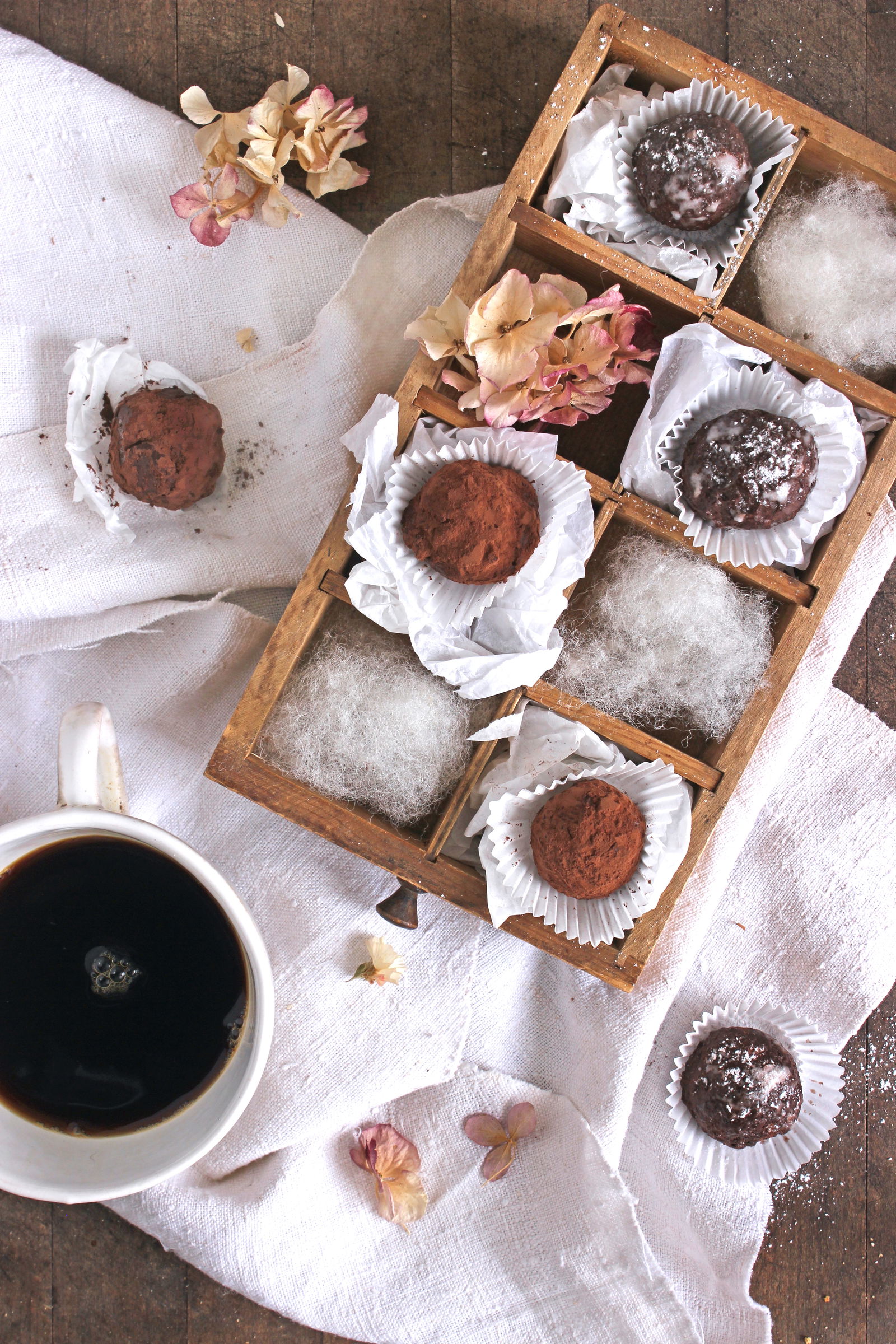 Schoko-Nuss-Pralinen mit Kaffeegeschmack – Joana &amp; Mayra von MAKECAKE