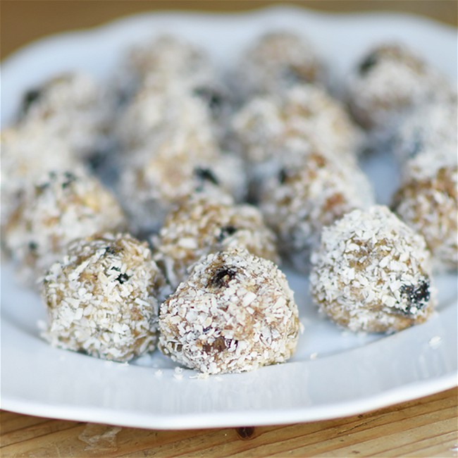 Image of Blueberry Coconut Collagen Balls Recipe