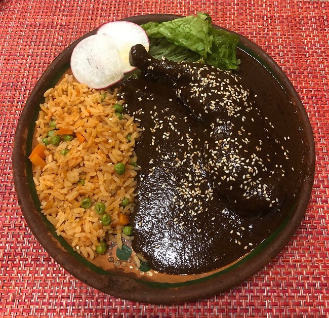 Image of Pollo en mole (chicken in mole sauce)