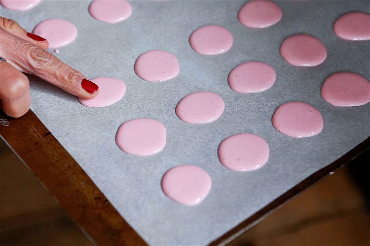 Image of Let the macarons rest on your kitchen counter until the...