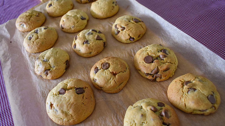Image of Bake for 15 minutes until the edges are brown. Let cool