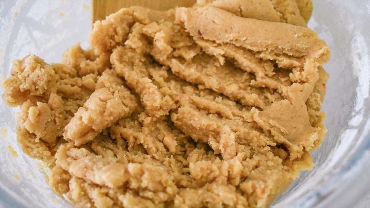 Image of Stir in milk and vanilla. Add dry ingredients and mix well.