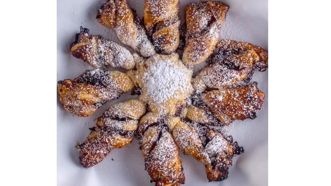 Image of Blueberry Bourbon Pecan Snowflake Pastry Twist
