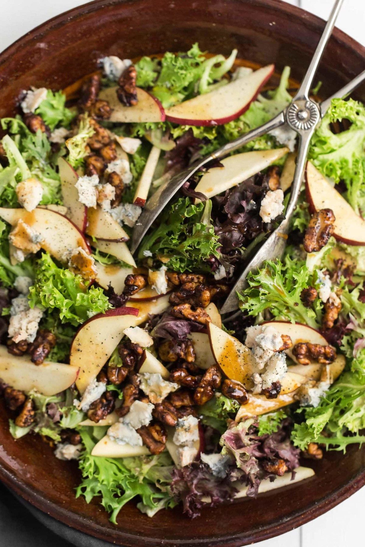 Salad of Field Greens, Gorgonzola, Pear & Toasted Walnut