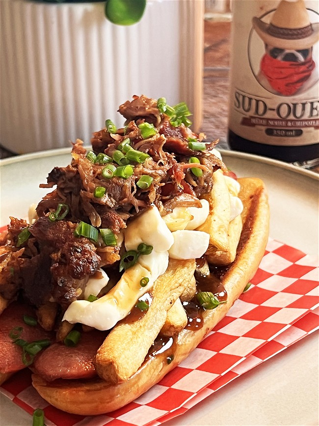 Image of HOT-DOG POUTINE DELUXE