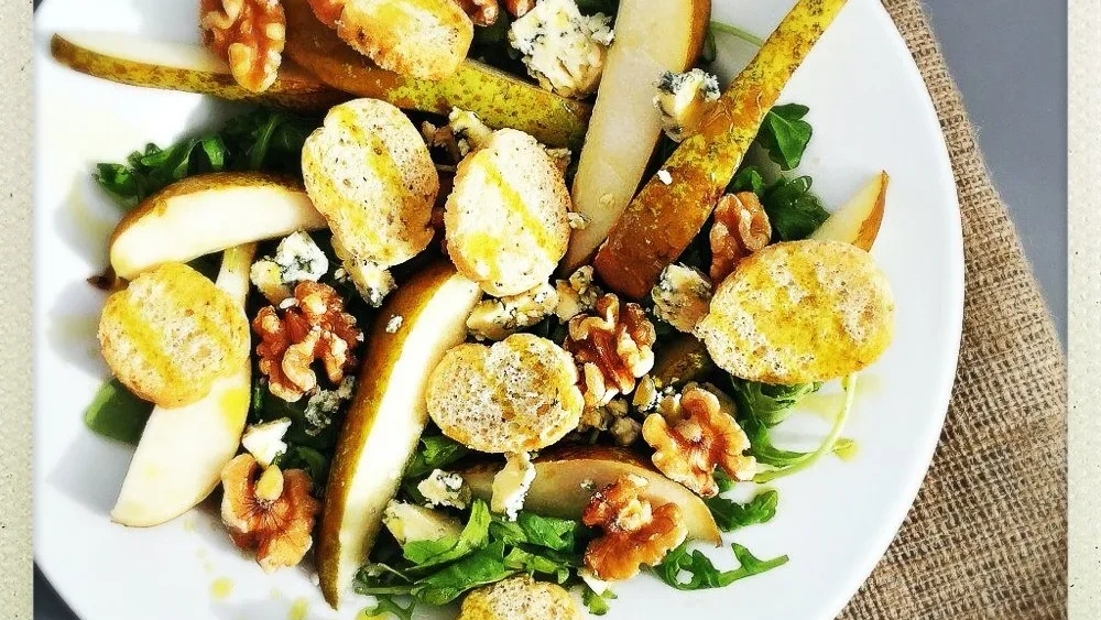 Image of Pear Salad with Blue Cheese Croutons