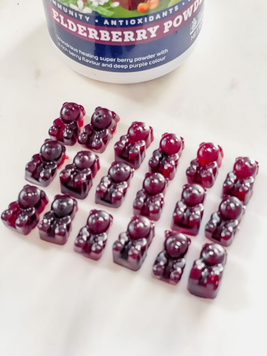 Vegan elderberry gummy bears