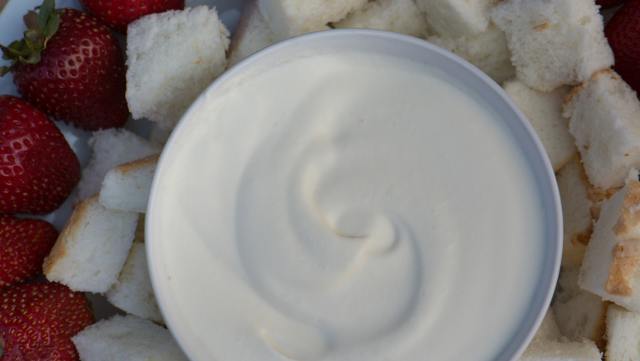 Image of White chocolate sauce 