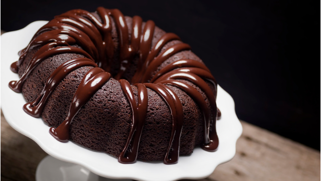 Image of Chocolate cake with ganache 