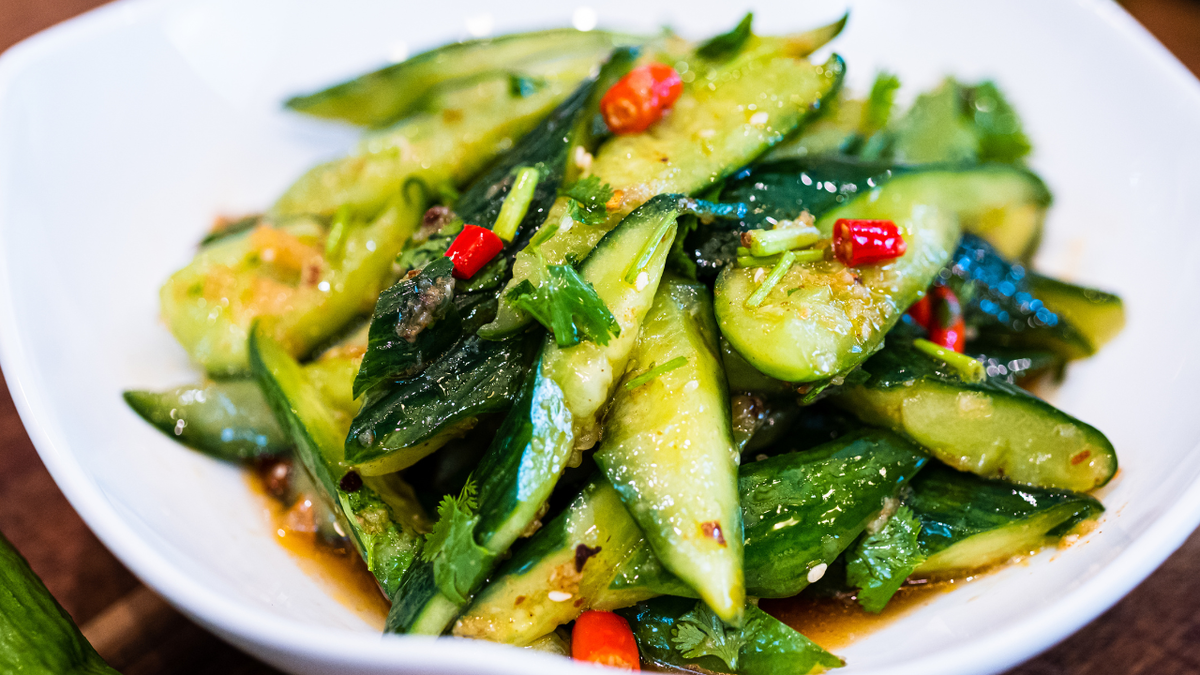 Smacked Cucumber Salad (拍黄瓜)