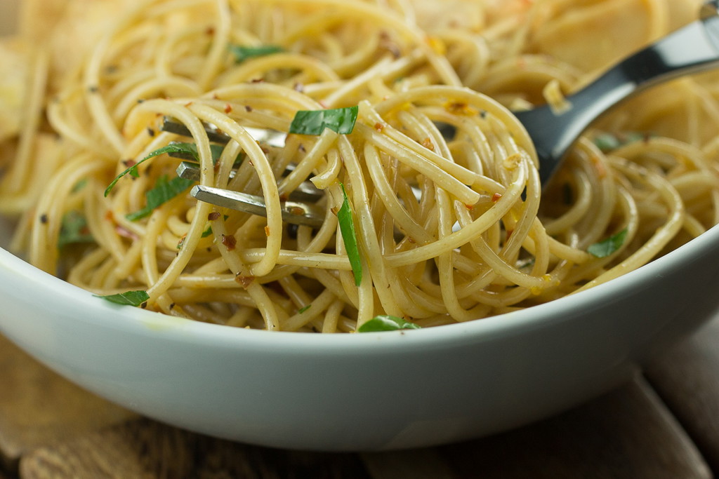 3-INGREDIENT SPAGHETTI