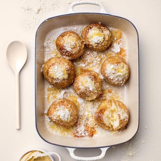 Patatas al horno con parmesano crujiente