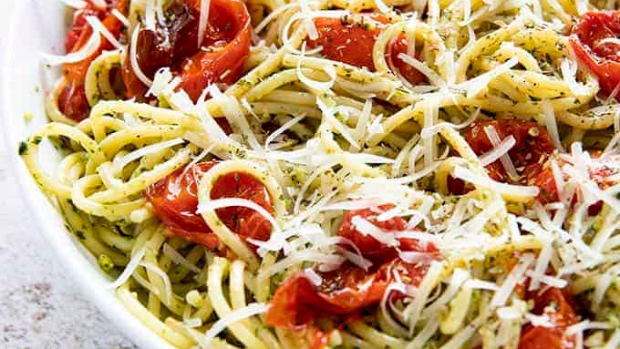 Image of Spaghetti with Cherry Tomatoes and Basil Pesto