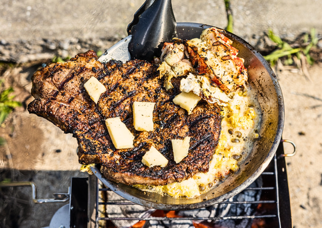 Image of « Steak and eggs » avec homard