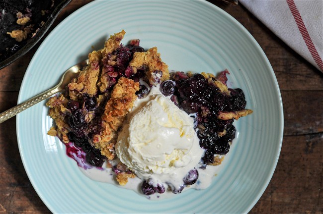 Image of Maple Blubarb Cardamom Oat Crumble