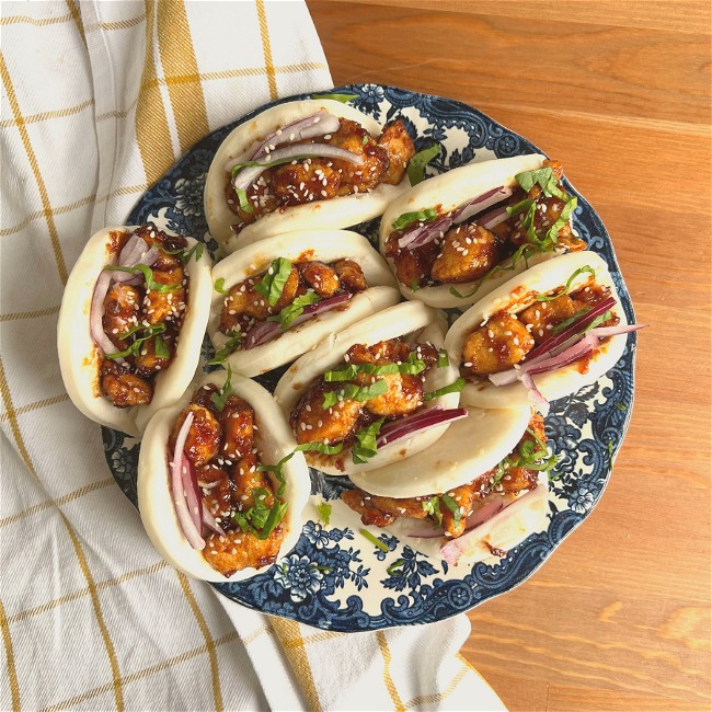 Image of Sticky Chilli Chicken Bao Buns